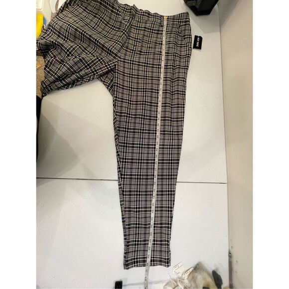 Hot Topic black white women’s plaid trousers 2 or 2X. NWT - Picture 4 of 7
